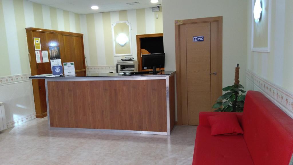 Pension Calfred II Logroño Zewnętrze zdjęcie