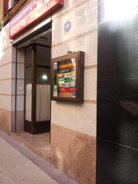 Pension Calfred II Logroño Zewnętrze zdjęcie